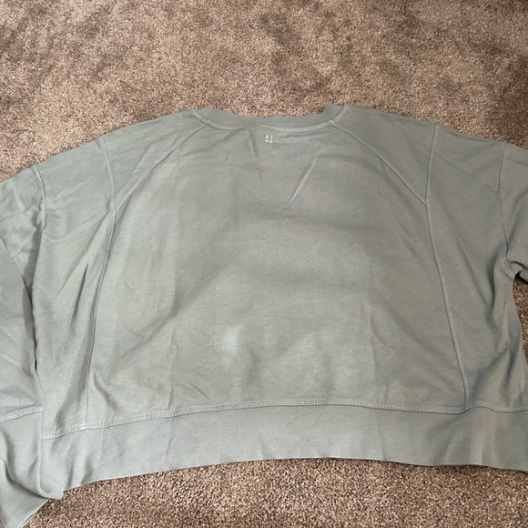 NWT Sweaty Betty After class crop sweatshirt in mirage green! - Picture 4 of 4